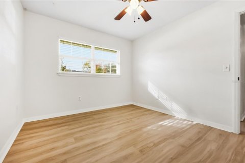 Condo in DeLand, Florida, 2 bedrooms  № 2094096 - photo 16