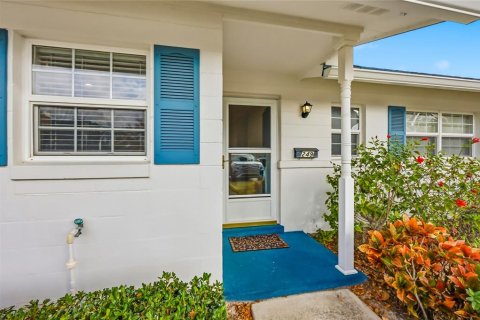 Condo in DeLand, Florida, 2 bedrooms  № 2094096