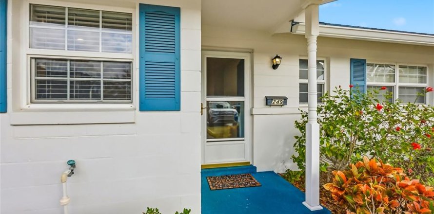 Condo in DeLand, Florida, 2 bedrooms  № 2094096