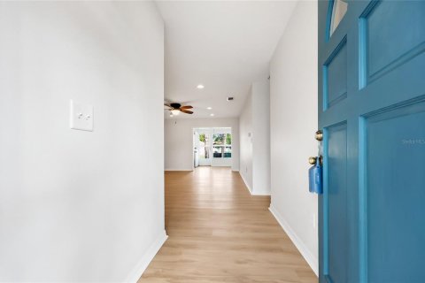 Condo in DeLand, Florida, 2 bedrooms  № 2094096 - photo 4