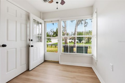 Condo in DeLand, Florida, 2 bedrooms  № 2094096 - photo 6