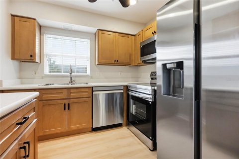 Condo in DeLand, Florida, 2 bedrooms  № 2094096 - photo 10