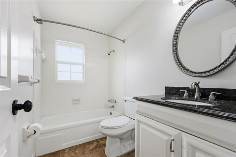 Condo in DeLand, Florida, 2 bedrooms  № 2094096 - photo 14