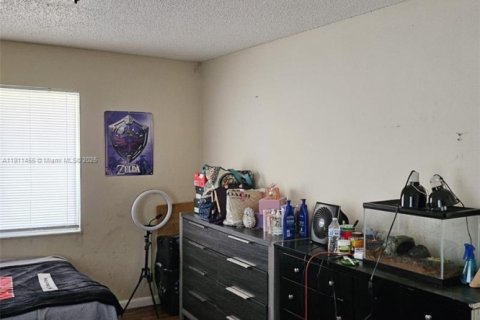 Condo in West Palm Beach, Florida, 2 bedrooms  № 1968677 - photo 17