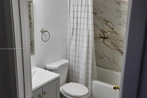 Condo in West Palm Beach, Florida, 2 bedrooms  № 1968677 - photo 30