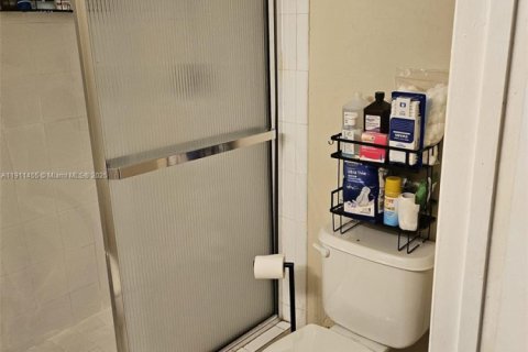 Condo in West Palm Beach, Florida, 2 bedrooms  № 1968677 - photo 11