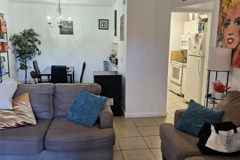 Condo in West Palm Beach, Florida, 2 bedrooms  № 1968677 - photo 25