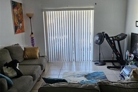 Condo in West Palm Beach, Florida, 2 bedrooms  № 1968677 - photo 15