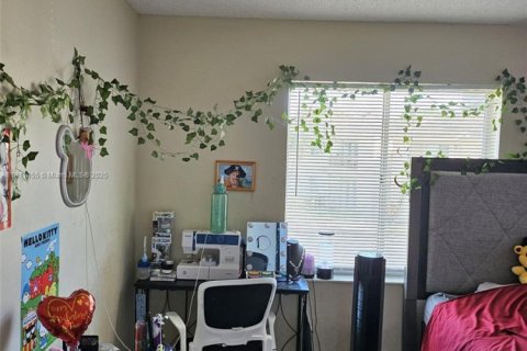 Condo in West Palm Beach, Florida, 2 bedrooms  № 1968677 - photo 8