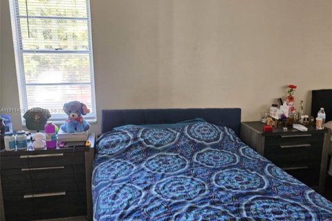 Condo in West Palm Beach, Florida, 2 bedrooms  № 1968677 - photo 10