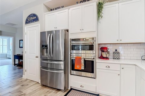 Casa en venta en Spring Hill, Florida, 4 dormitorios, 185.06 m2 № 2385686 - foto 10
