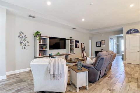 Casa en venta en Spring Hill, Florida, 4 dormitorios, 185.06 m2 № 2385686 - foto 25