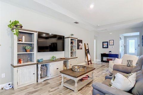 Casa en venta en Spring Hill, Florida, 4 dormitorios, 185.06 m2 № 2385686 - foto 24