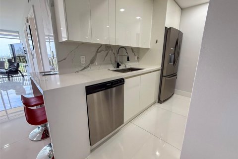 Купить кондоминиум в Авентура, Флорида 2 спальни, 107.49м2, № 1818229 - фото 9