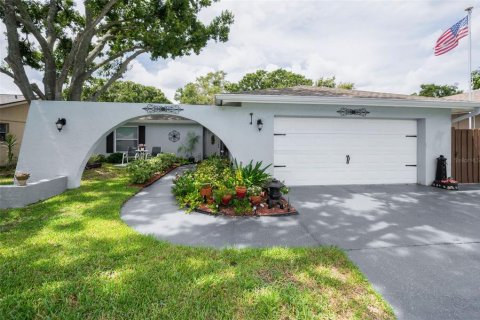 Casa en venta en Palm Harbor, Florida, 3 dormitorios, 114.83 m2 № 1917975 - foto 1