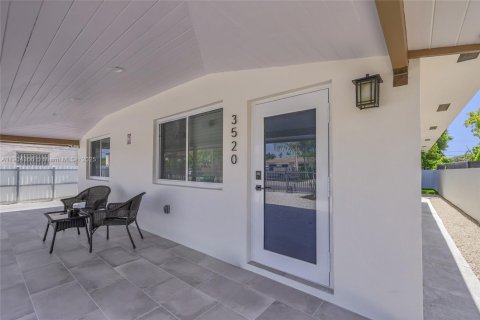 Immobilier commercial à vendre à Miami, Floride: 156.54 m2 № 1956002 - photo 6