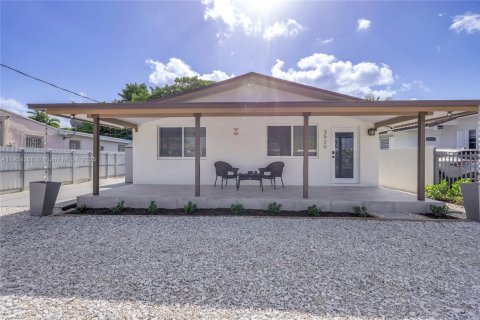 Immobilier commercial à vendre à Miami, Floride: 156.54 m2 № 1956002 - photo 4