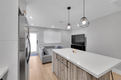 Immobilier commercial à vendre à Miami, Floride: 156.54 m2 № 1956002 - photo 11