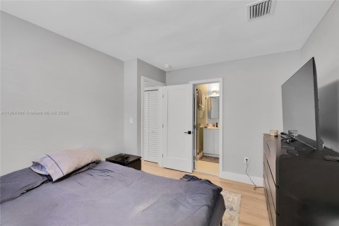 Immobilier commercial à vendre à Miami, Floride: 156.54 m2 № 1956002 - photo 21