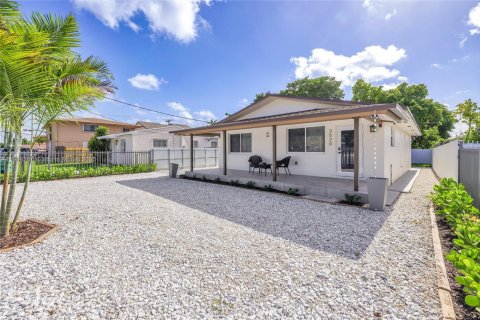 Immobilier commercial à vendre à Miami, Floride: 156.54 m2 № 1956002 - photo 5
