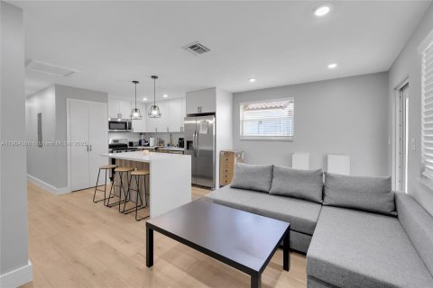 Immobilier commercial à vendre à Miami, Floride: 156.54 m2 № 1956002 - photo 9