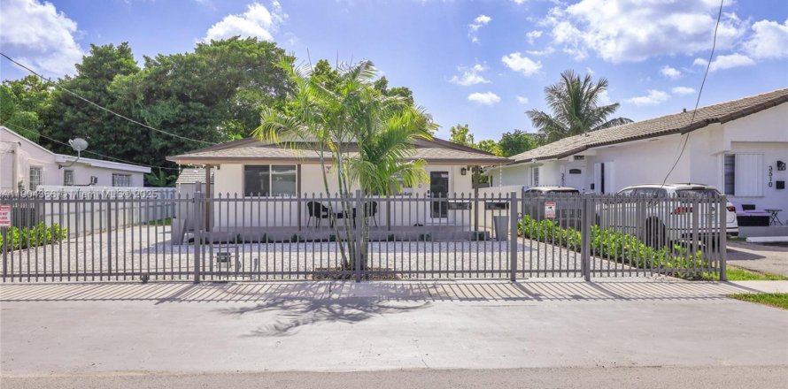 Immobilier commercial à Miami, Floride 156.54 m2 № 1956002