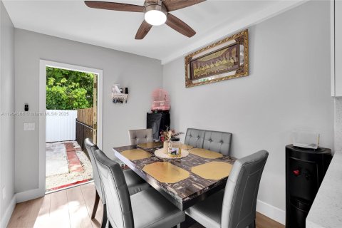 Immobilier commercial à vendre à Miami, Floride: 156.54 m2 № 1956002 - photo 14