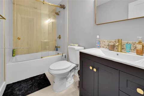 Immobilier commercial à vendre à Miami, Floride: 156.54 m2 № 1956002 - photo 26