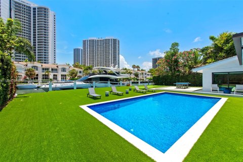 Снять в аренду виллу или дом в Халландейл-Бич, Флорида 5 спален, 306.21м2, № 1950196 - фото 13