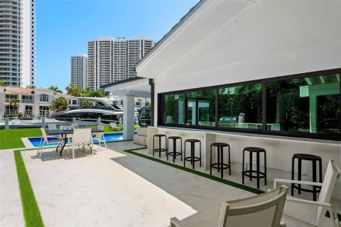 Снять в аренду виллу или дом в Халландейл-Бич, Флорида 5 спален, 306.21м2, № 1950196 - фото 18