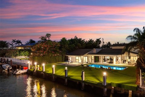 Снять в аренду виллу или дом в Халландейл-Бич, Флорида 5 спален, 306.21м2, № 1950196 - фото 4