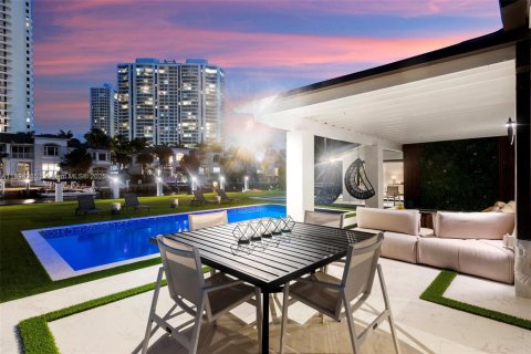 Снять в аренду виллу или дом в Халландейл-Бич, Флорида 5 спален, 306.21м2, № 1950196 - фото 17