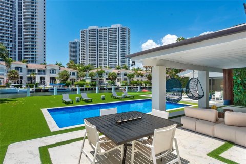 Снять в аренду виллу или дом в Халландейл-Бич, Флорида 5 спален, 306.21м2, № 1950196 - фото 15