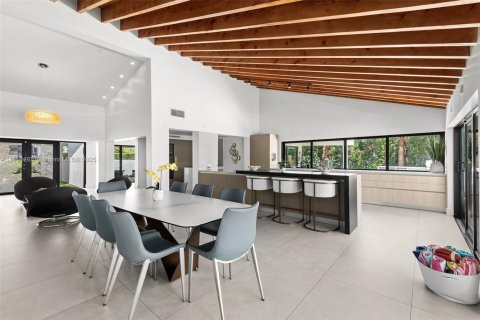 Снять в аренду виллу или дом в Халландейл-Бич, Флорида 5 спален, 306.21м2, № 1950196 - фото 27