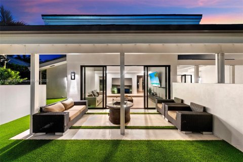 Снять в аренду виллу или дом в Халландейл-Бич, Флорида 5 спален, 306.21м2, № 1950196 - фото 22