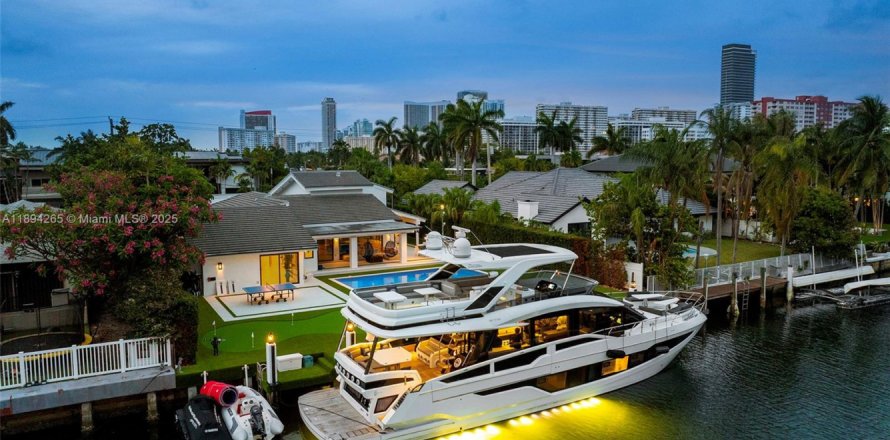 Дом в Халландейл-Бич, Флорида 5 спален, 306.21м2 № 1950196