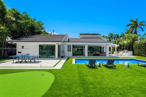 Снять в аренду виллу или дом в Халландейл-Бич, Флорида 5 спален, 306.21м2, № 1950196 - фото 9