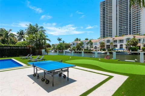 Снять в аренду виллу или дом в Халландейл-Бич, Флорида 5 спален, 306.21м2, № 1950196 - фото 16