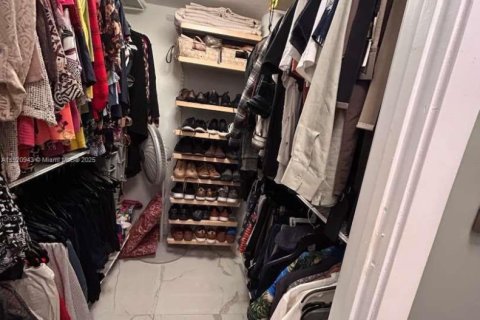 Condominio en venta en Hollywood, Florida, 1 dormitorio, 83.24 m2 № 1975185 - foto 9