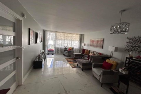 Condominio en venta en Hollywood, Florida, 1 dormitorio, 83.24 m2 № 1975185 - foto 5