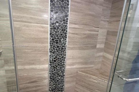 Condominio en venta en Hollywood, Florida, 1 dormitorio, 83.24 m2 № 1975185 - foto 11