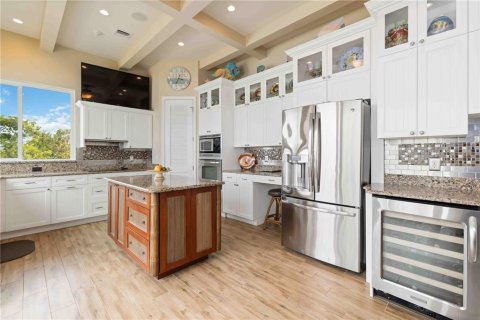 House in Englewood, Florida 5 bedrooms, 407.4 sq.m. № 2106025 - photo 12