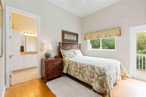 House in Englewood, Florida 5 bedrooms, 407.4 sq.m. № 2106025 - photo 14