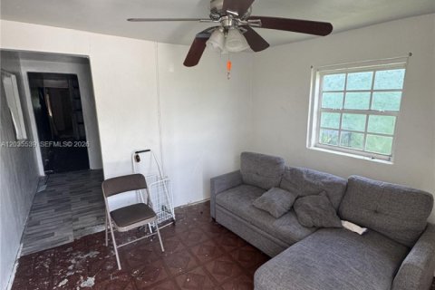 Villa ou maison à vendre à Hialeah, Floride: 2 chambres, 66.89 m2 № 2083902 - photo 2