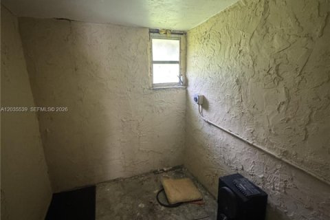 Villa ou maison à vendre à Hialeah, Floride: 2 chambres, 66.89 m2 № 2083902 - photo 8