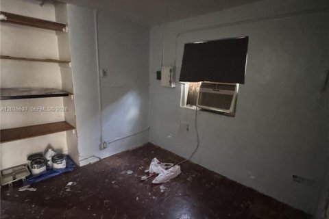 Villa ou maison à vendre à Hialeah, Floride: 2 chambres, 66.89 m2 № 2083902 - photo 6