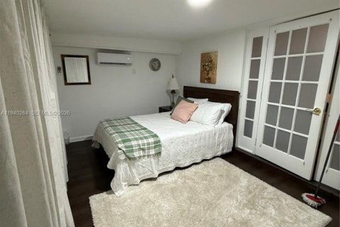 Villa ou maison à louer à Fort Lauderdale, Floride: 3 chambres, 244.24 m2 № 1997215 - photo 9