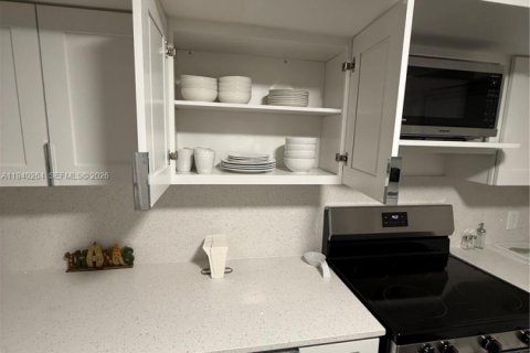 Villa ou maison à louer à Fort Lauderdale, Floride: 3 chambres, 244.24 m2 № 1997215 - photo 26