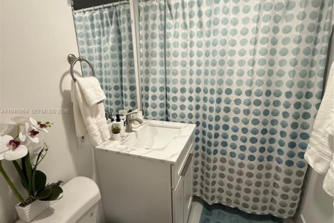 Villa ou maison à louer à Fort Lauderdale, Floride: 3 chambres, 244.24 m2 № 1997215 - photo 13