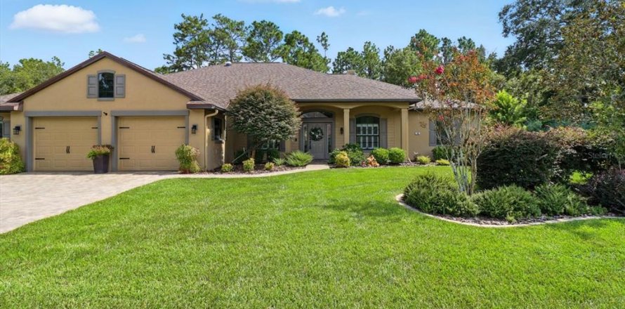 House in Homosassa, Florida 4 bedrooms, 259.1 sq.m. № 1906041